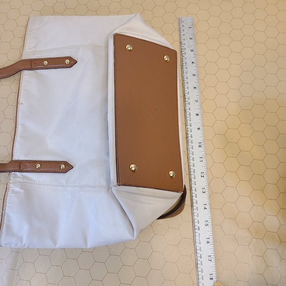 Vera Bradley Nylon Tote Light Beige w/ Leather Straps - Picture 5 of 6